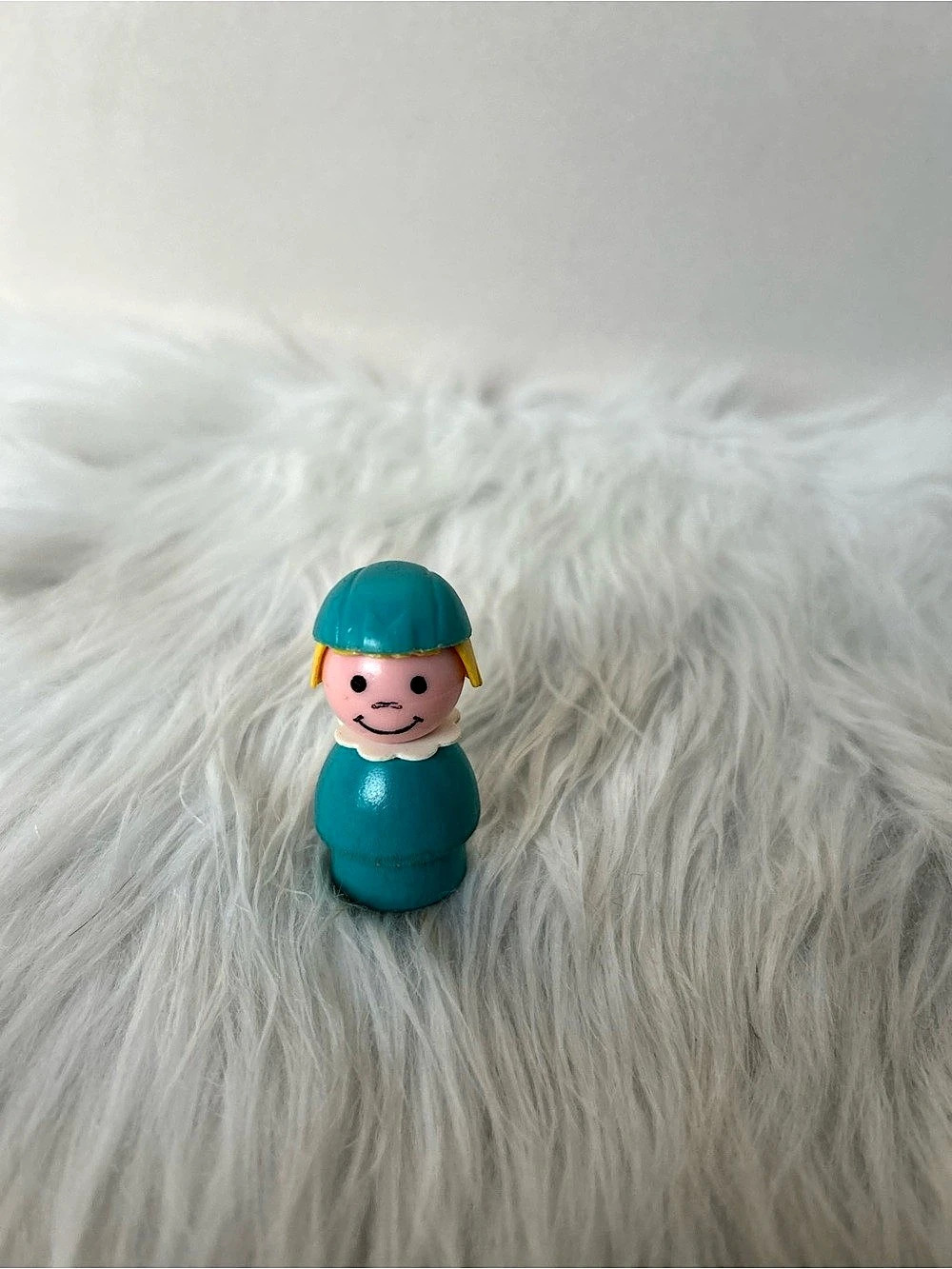 Fisher-Price Little People Woman Figure (Blue Body / Blonde Bob) ) Blue & Yellow